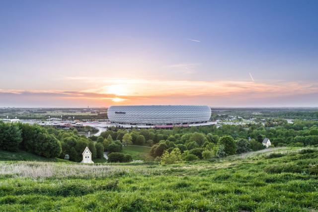 加兰39分骑士8连胜送雄鹿6连败 绿军大胜老鹰